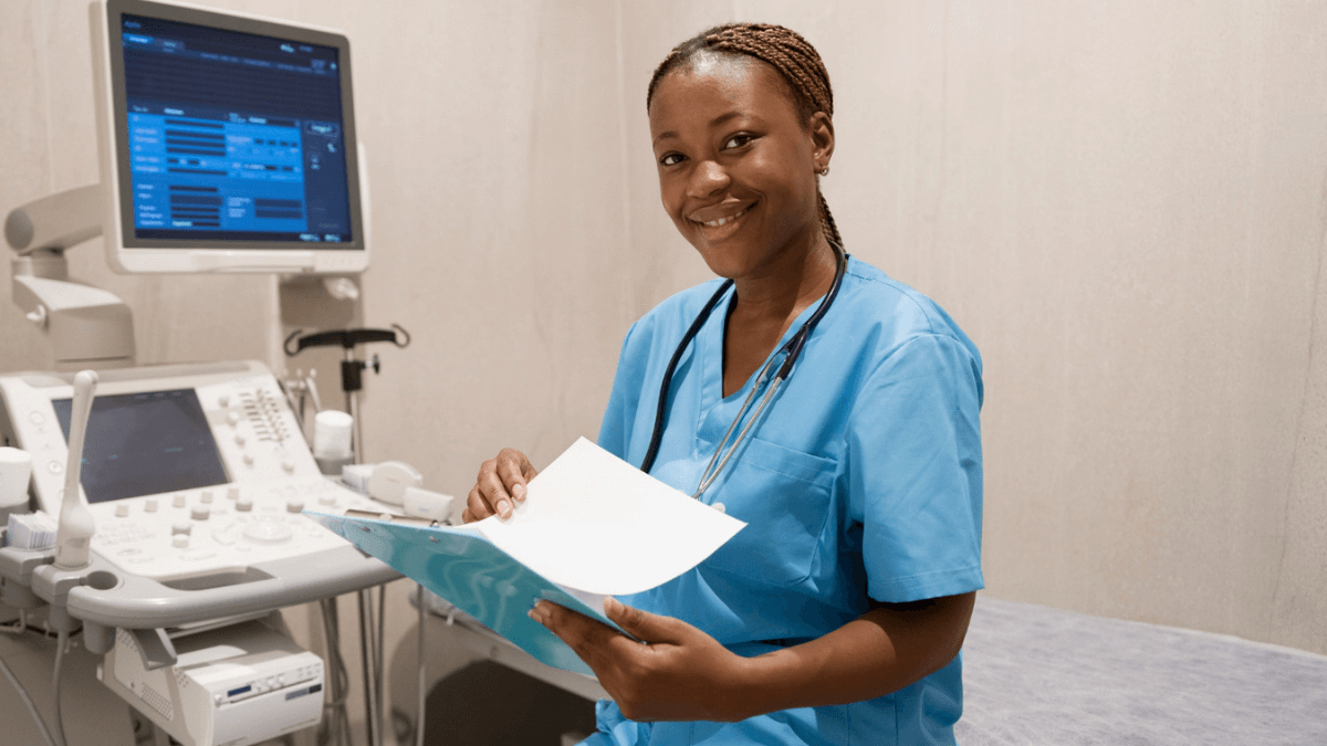 Health Minister Announces 1,650 New Jobs in Public Health Sector